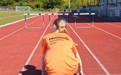 Neue Trikots für Leichtathletik