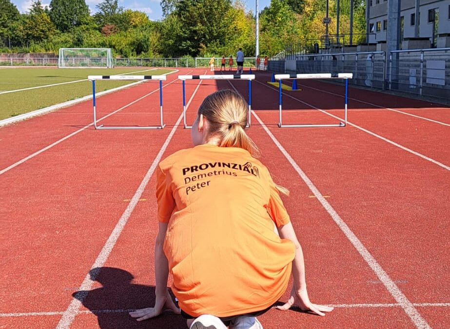 Neue Trikots für Leichtathletik